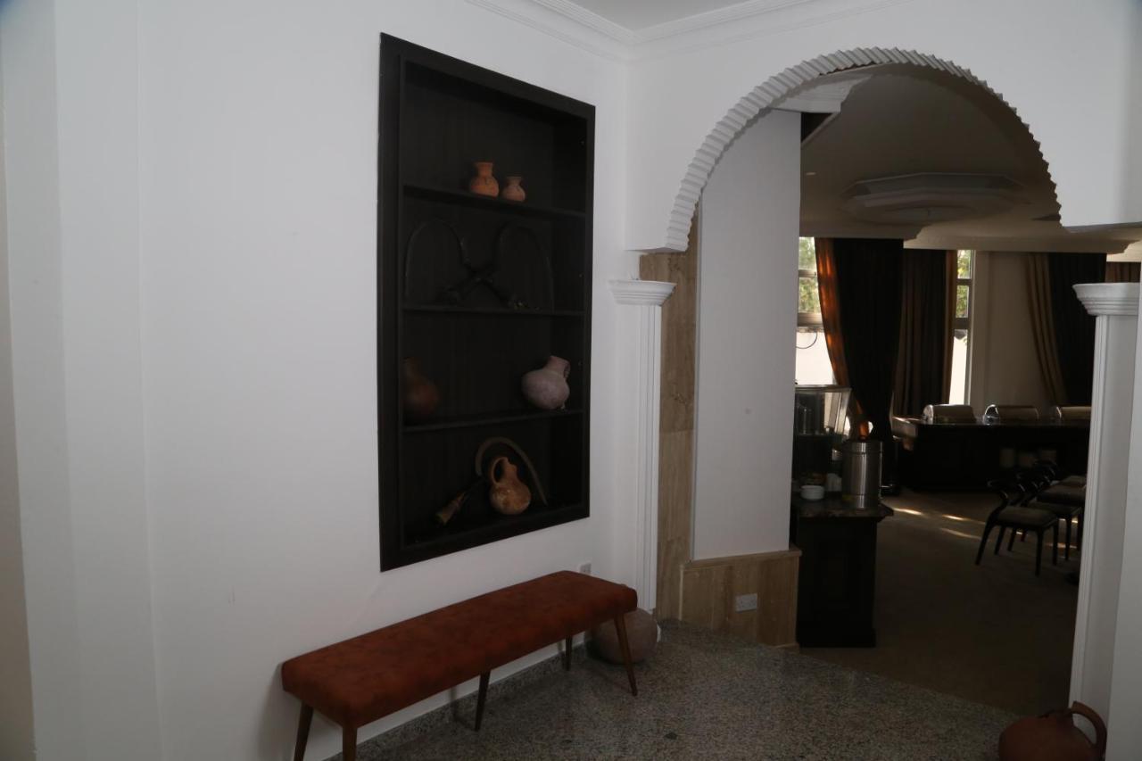 Celebrity Hotel ลาปิโทส ภายนอก รูปภาพ
